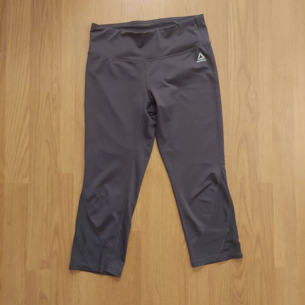Reebok grey cropped athletic leggings size small